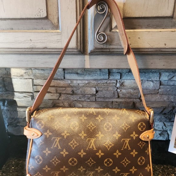 Louis Vuitton Hudson PM shoulder bag - Picture 2 of 13